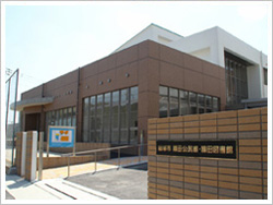 頴田図書館